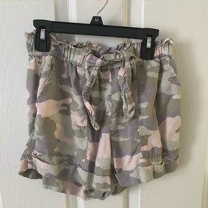 Camouflage shorts size xs